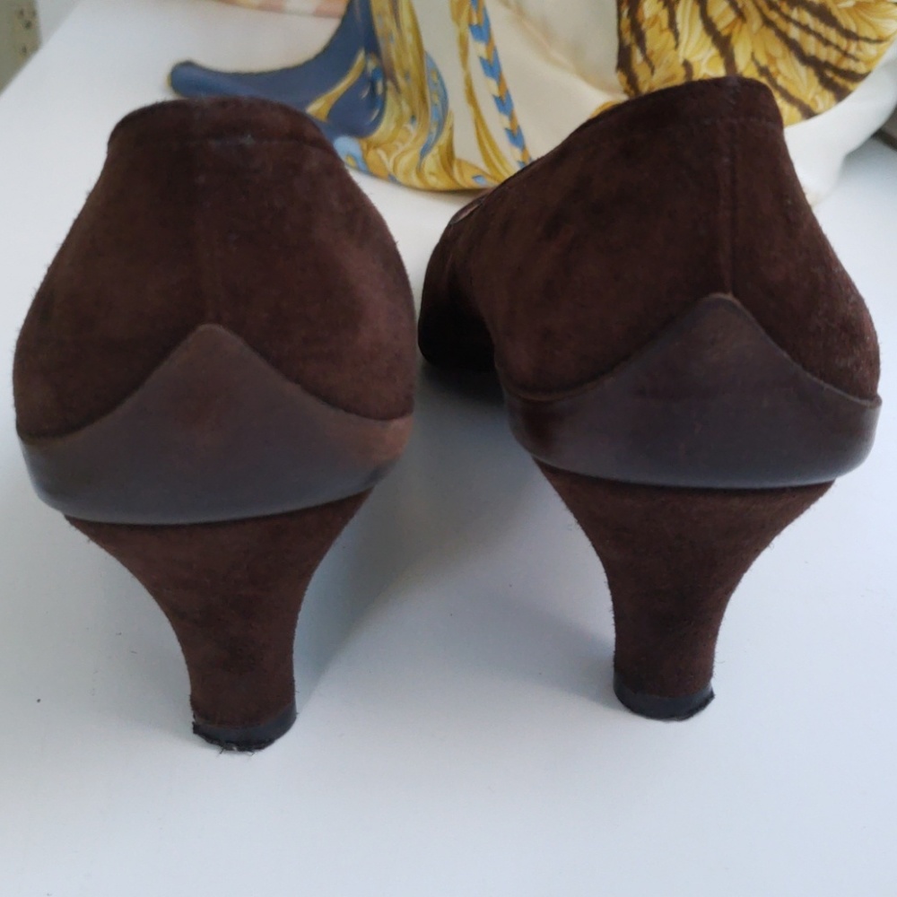 🔥2X HP🔥 VTG Ferragamo suede heels, 7 1/2 B - Picture 5 of 8